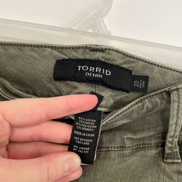 TORRID Plus Size Jegging Bermuda Shorts Olive Green 10.5" In Denim Jean Shorts - Picture 10 of 16